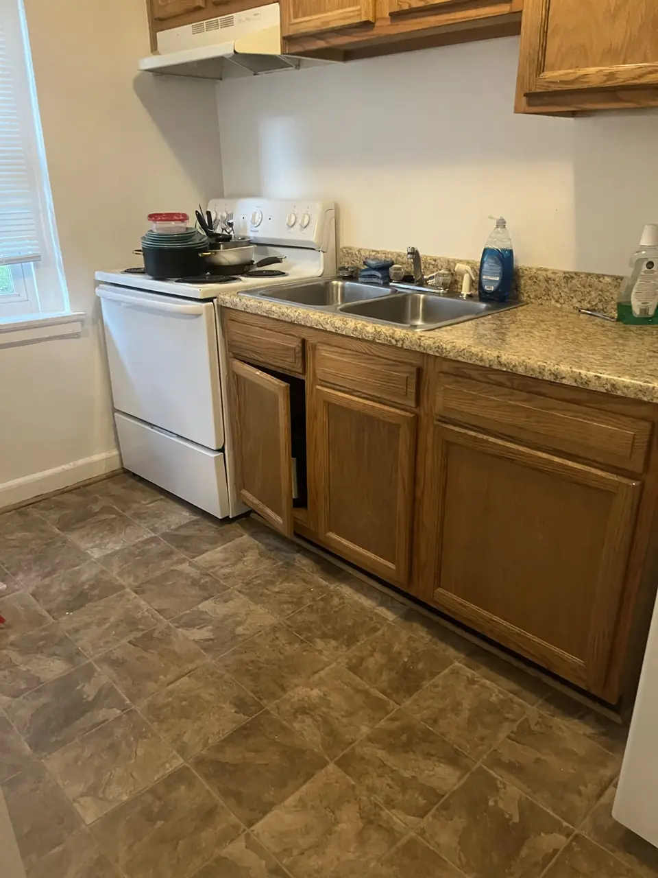 Kitchen before cleaning